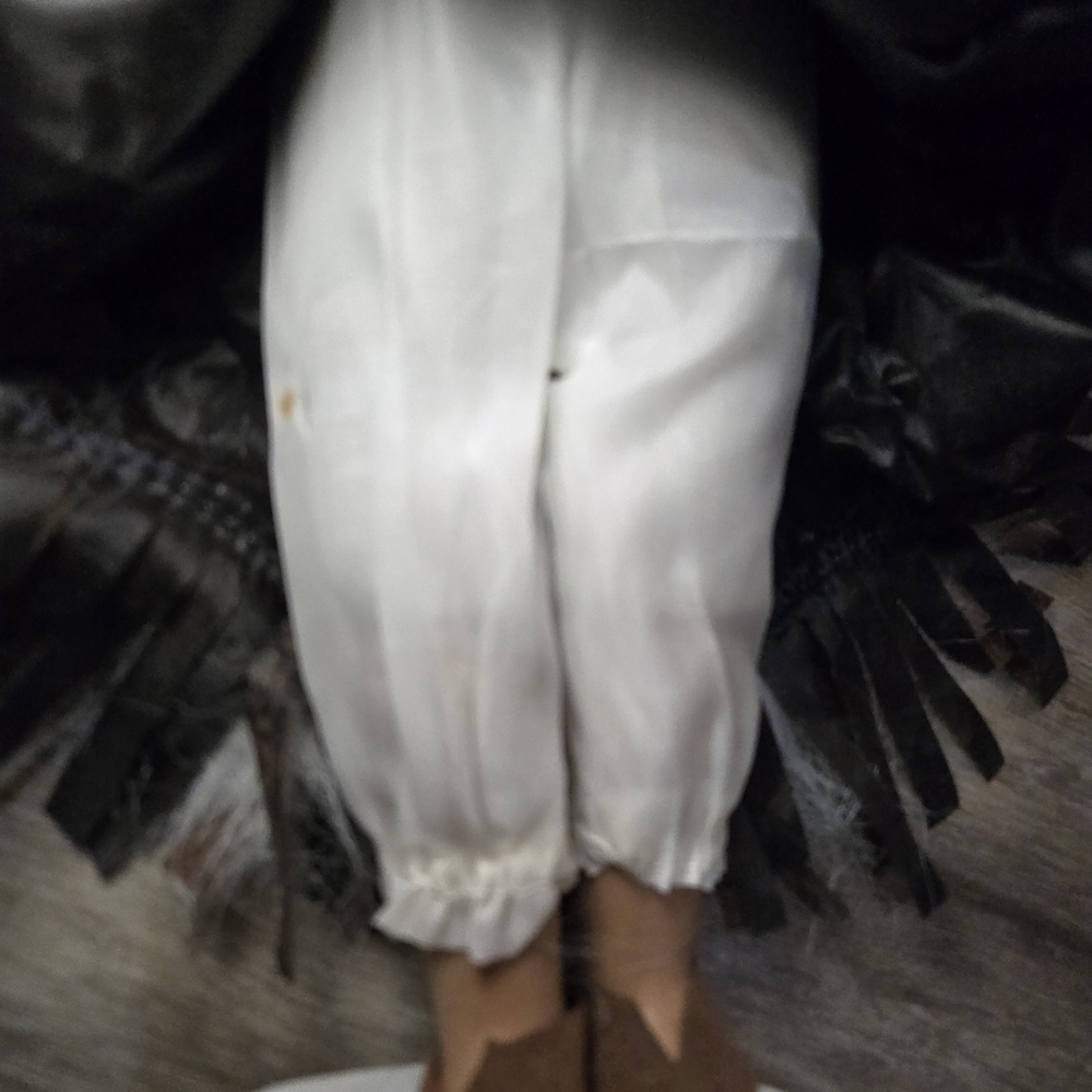 Native American-Inspired Doll with Black Hair‎ - Picture 8 of 16